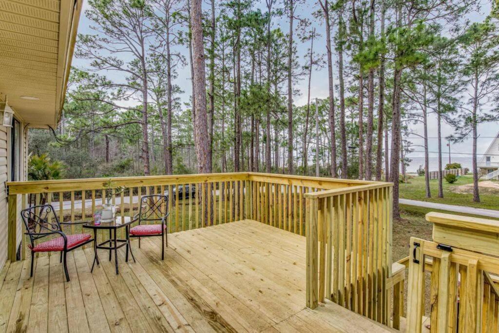 Woodsy Retreat, Steps To Bay - Hot Tub! Villa Gulf Breeze Dış mekan fotoğraf